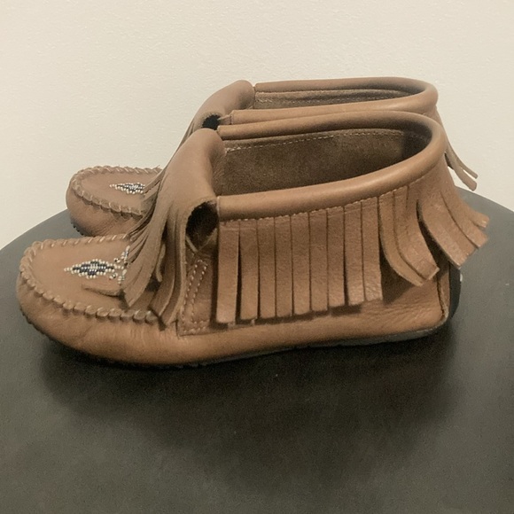 Manitobah Mukluks Moccasin - Picture 3 of 5